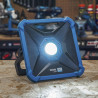 FOCO PROJETOR LED 20W 1800lm (SEM BATERIA E CARREGADOR) 22,8x7x22,8cm KOMA TOOLS